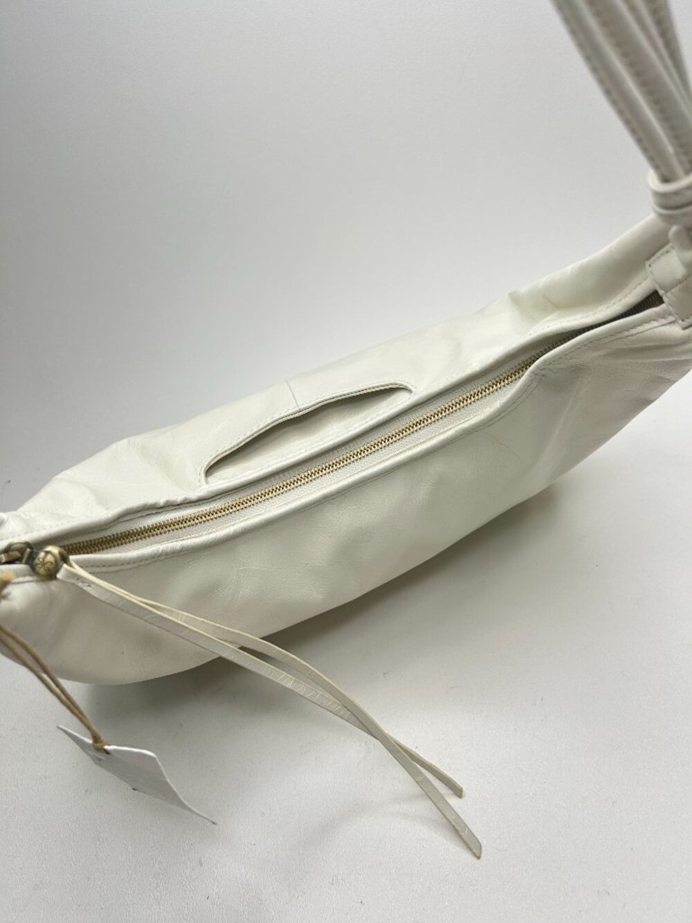 NWT Hobo International Illumin Latte Leather Hobo Bag Slouchy Wanderlust - Picture 5 of 9